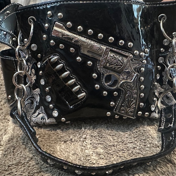 Black pleather gun purse - Picture 3 of 5